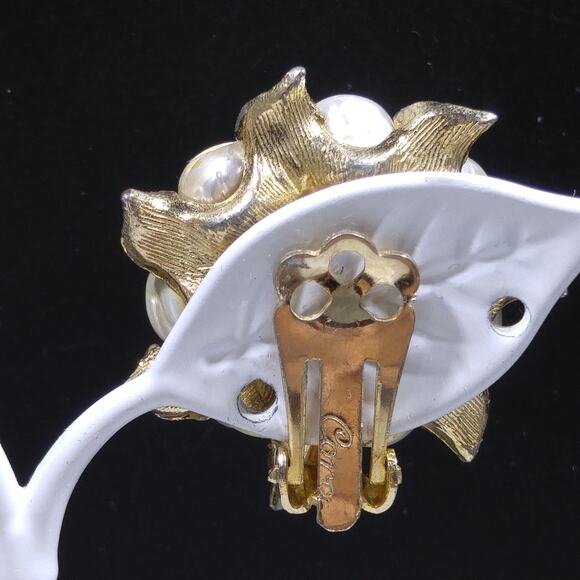 Vintage 1960s Coro Faux Pearl Floral Clip Earrings, Gold Plated - Picture 6 of 10